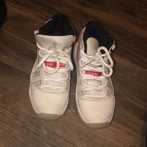 Jordan 11s size 4 big kids